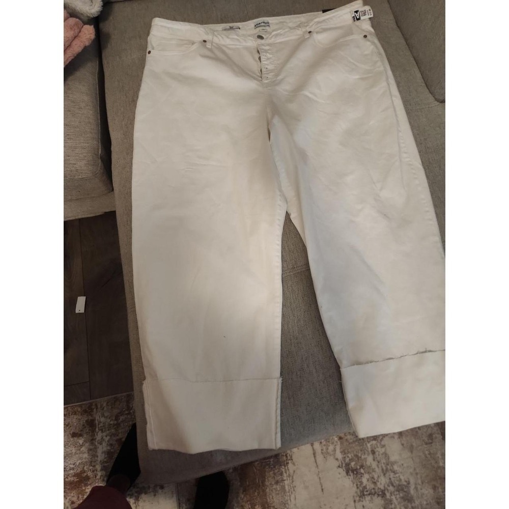 Plus size 26 r Straight white high rise jeans
